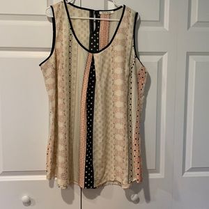 Sleeveless patterned stripped lightweight top